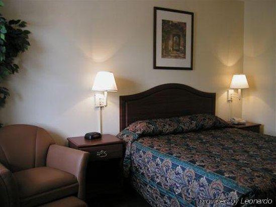 Intown Suites Extended Stay Chesapeake Va - I-64 Crossways Blvd Bilik gambar