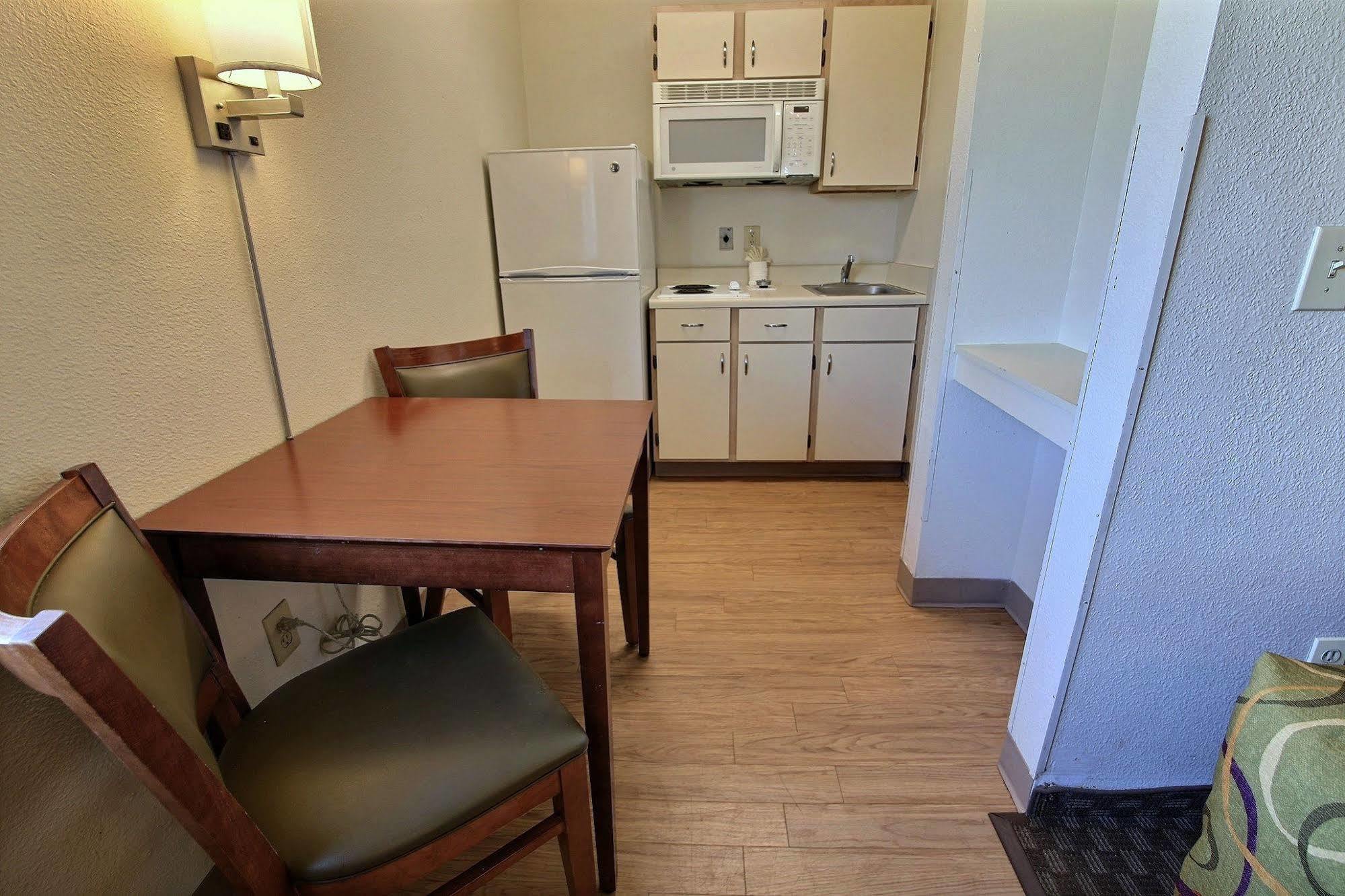 Intown Suites Extended Stay Chesapeake Va - I-64 Crossways Blvd Luaran gambar
